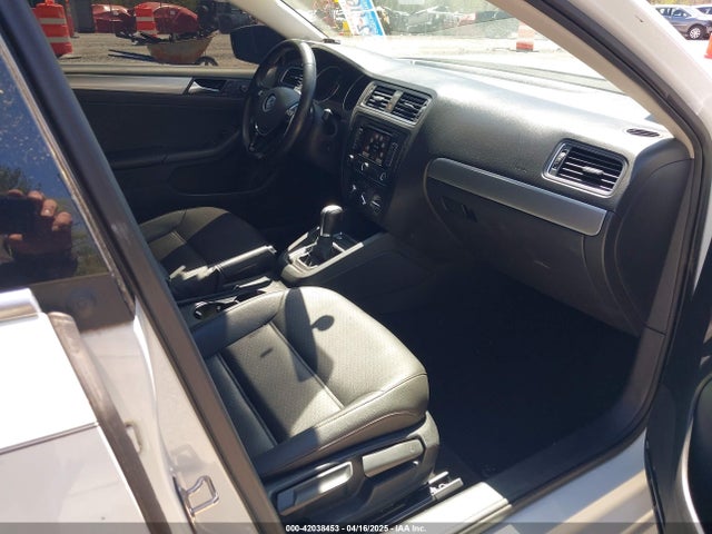 3VWD07AJ8FM284756 Volkswagen Jetta 1.8t Se