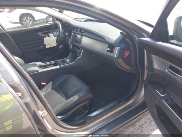 SAJBE4BV6GCY15579 Jaguar Xf 35t Prestige