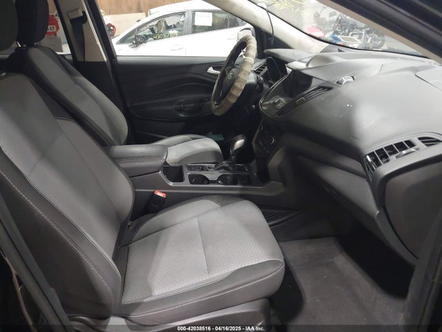1FMCU9GD1KUA85680 Ford ESCAPE SE