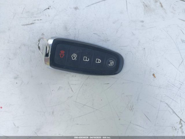1FMCU9J96EUA93122 Ford Escape Titanium