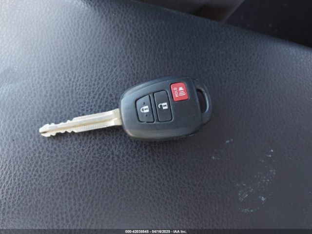 JTMBFREV4FD119929 Toyota RAV4 LE