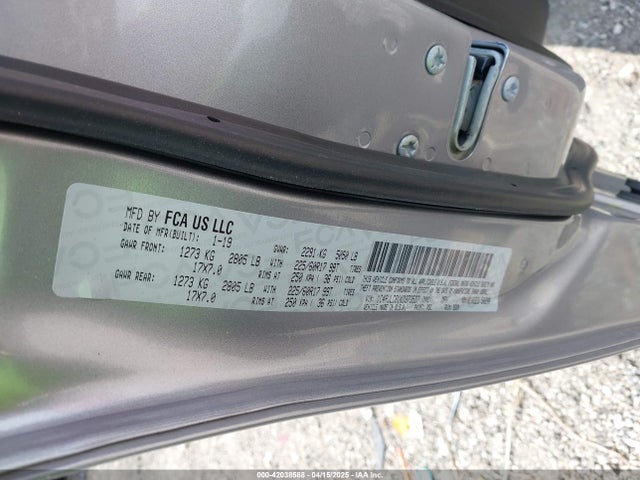 1C4PJLCB1KD373537 Jeep Cherokee