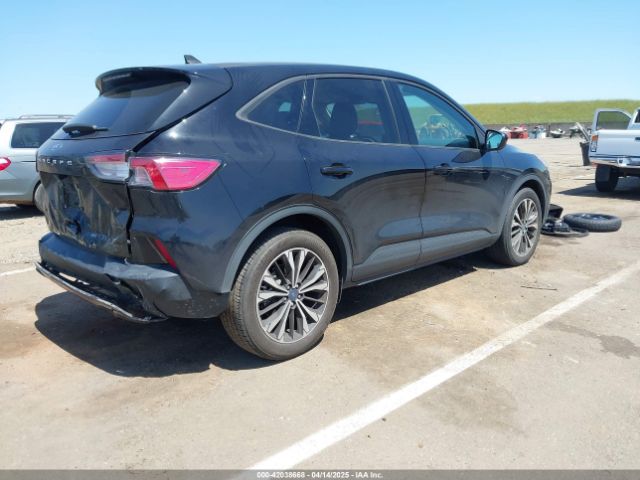 1FMCU0G62NUB97616 Ford ESCAPE SE
