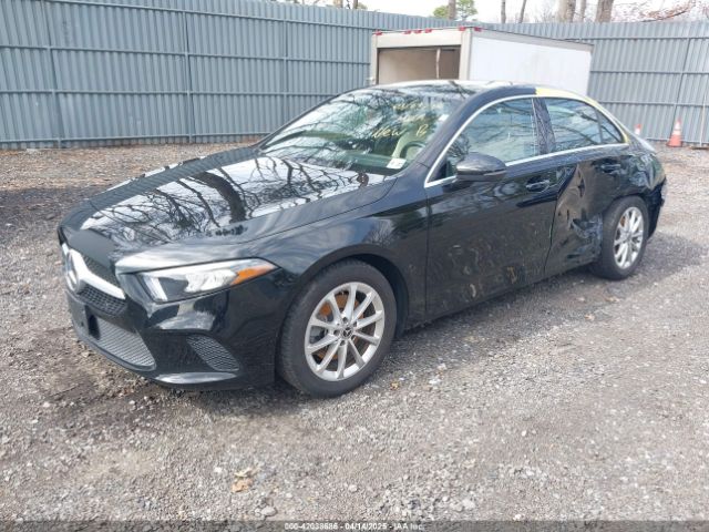 W1K3G4FB0NJ342113 Mercedes-Benz A 220 4matic