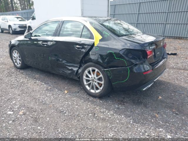 W1K3G4FB0NJ342113 Mercedes-Benz A 220 4matic