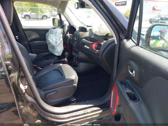 ZACCJBCT8GPD22384 Jeep Renegade Trailhawk