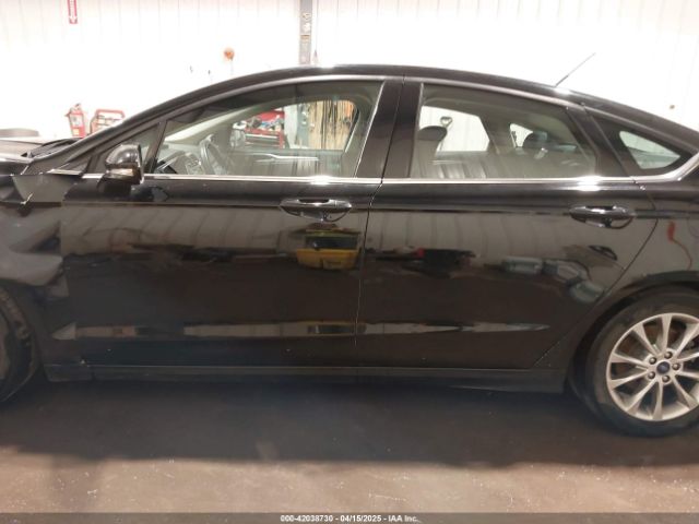 3FA6P0HD1HR350381 Ford FUSION SE