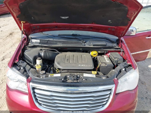 2C4RC1CG7GR221690 Chrysler Town & Country Touring-l Anniversary Edition
