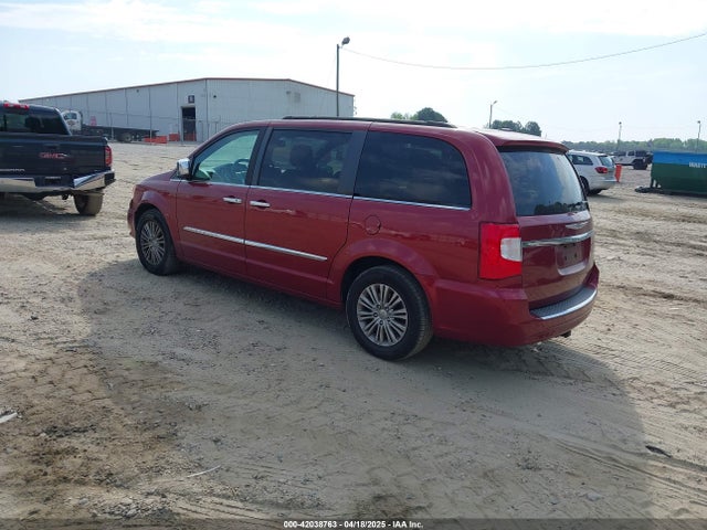 2C4RC1CG7GR221690 Chrysler Town & Country Touring-l Anniversary Edition