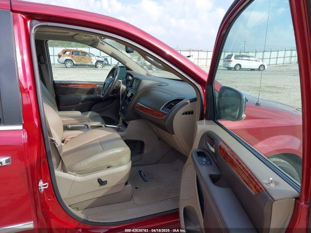 2C4RC1CG7GR221690 Chrysler Town & Country Touring-l Anniversary Edition