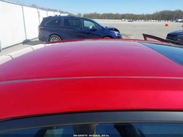 2T1BURHE6FC242100 Toyota Corolla Le Plus