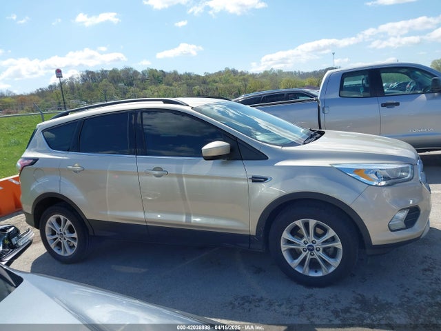 1FMCU0GD9HUC36995 Ford ESCAPE SE