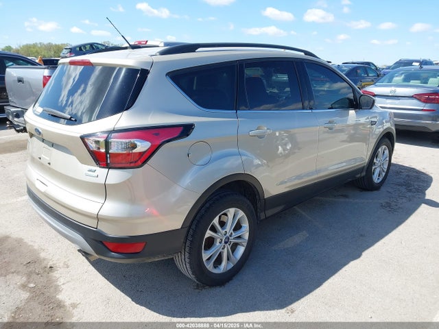 1FMCU0GD9HUC36995 Ford ESCAPE SE