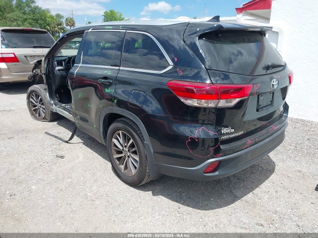 5TDKZRFH2KS568086 Toyota Highlander Xle