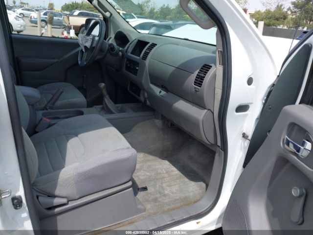 1N6BD0CT8GN775126 Nissan 2016