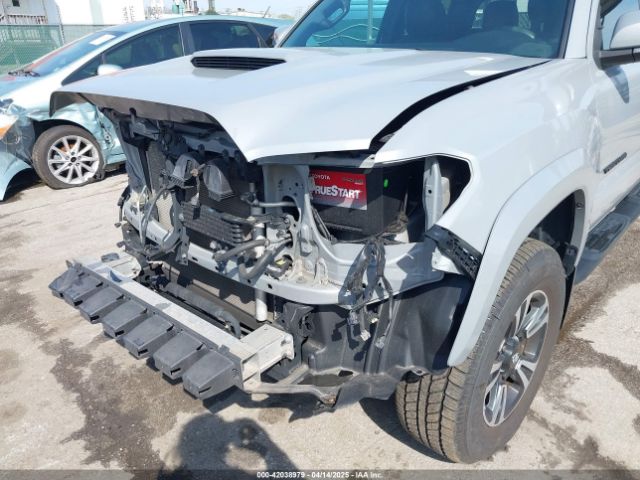 3TMCZ5AN6JM170128 Toyota Tacoma Trd Sport