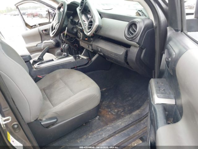 5TFAX5GN1HX081821 Toyota Tacoma Sr5