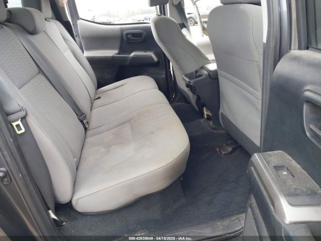 5TFAX5GN1HX081821 Toyota Tacoma Sr5