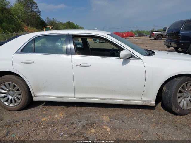 2C3CCAAG0EH157055 Chrysler 300