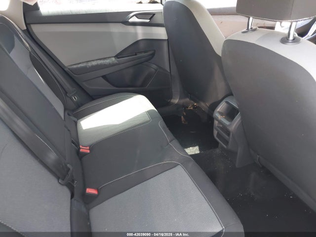 3VVCX7B26NM008304 Volkswagen tsi