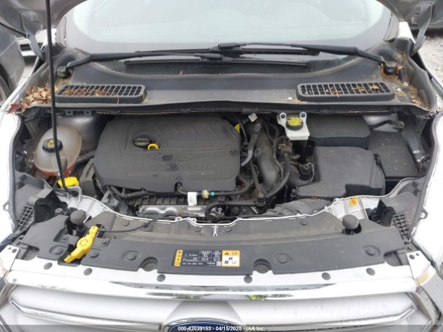 1FMCU0GD7JUA96323 Ford ESCAPE SE