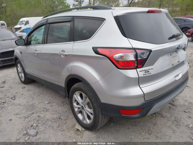 1FMCU0GD7JUA96323 Ford ESCAPE SE