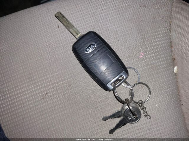 5XYKTCA60EG450964 KIA SORENTO LX