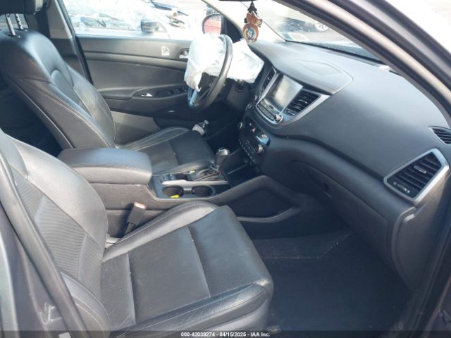KM8J3CA29JU735305 Hyundai Tucson Limited