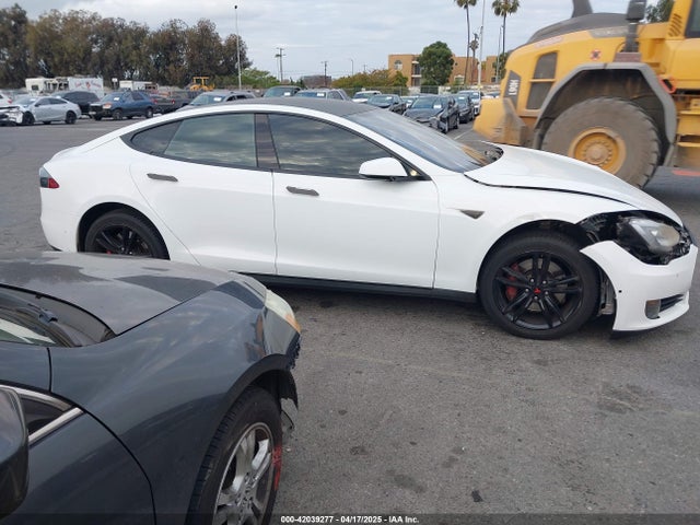 Tesla MODEL S 2014 5YJSA1H14EFP61583 Image 14