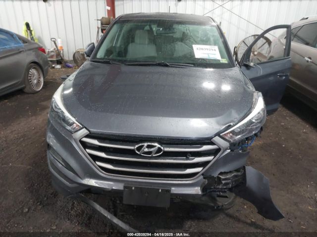 KM8J23A44GU021739 Hyundai TUCSON SE