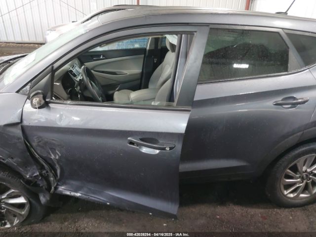 KM8J23A44GU021739 Hyundai TUCSON SE