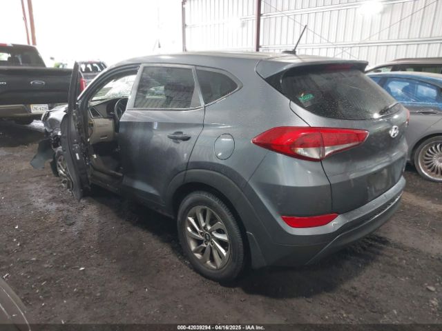 KM8J23A44GU021739 Hyundai TUCSON SE