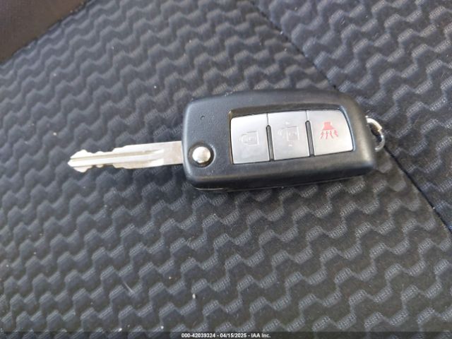 JN1BJ1CP9JW180262 Nissan Rogue Sport S