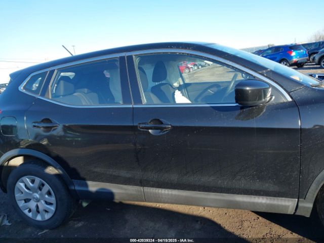 JN1BJ1CP9JW180262 Nissan Rogue Sport S