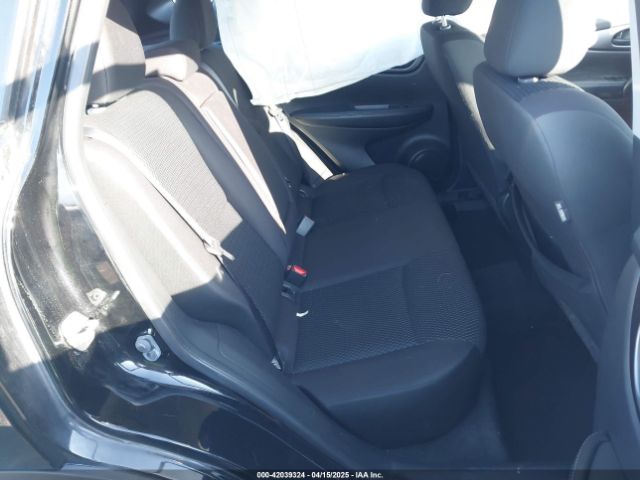 JN1BJ1CP9JW180262 Nissan Rogue Sport S