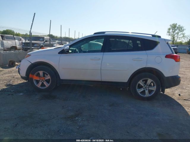 2T3RFREV8FW319097 Toyota Rav4 Xle