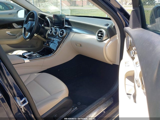 55SWF4JB7FU059751 Mercedes-Benz C 300 Luxury/sport