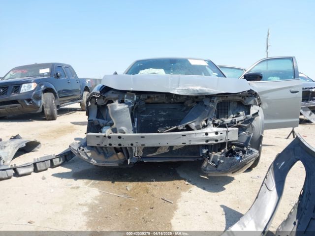 2C3CDXBG4JH187913 Dodge Charger Sxt Rwd