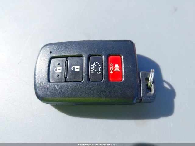 JTMRJREV9HD146768 Toyota Rav4 Hybrid Xle