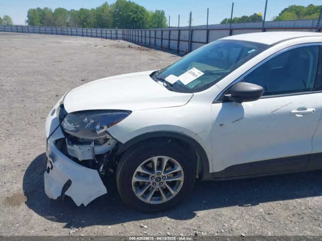 1FMCU9G6XNUA60654 Ford ESCAPE SE