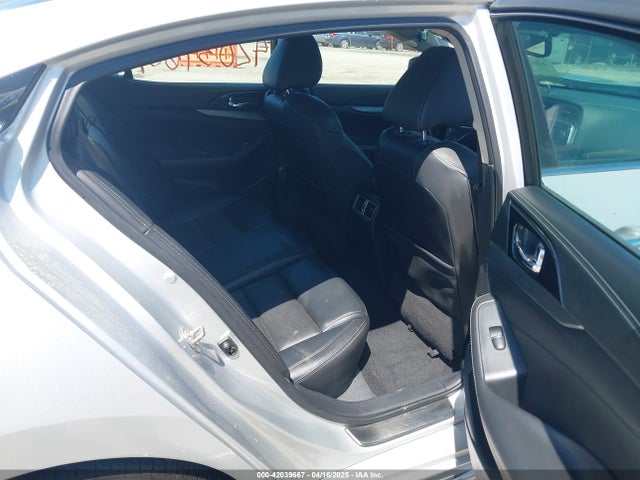 1N4AA6AP3JC370834 Nissan Maxima 3.5 Sv
