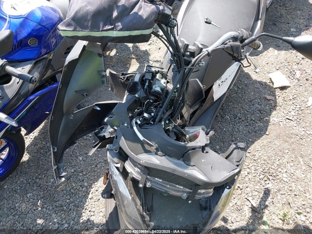 RLHKF4712PY100559 Honda WW150 A
