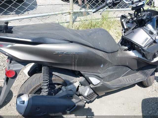RLHKF4712PY100559 Honda WW150 A