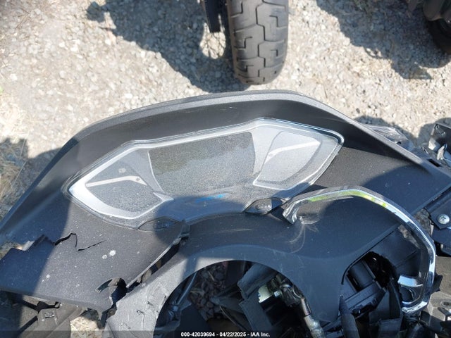 RLHKF4712PY100559 Honda WW150 A