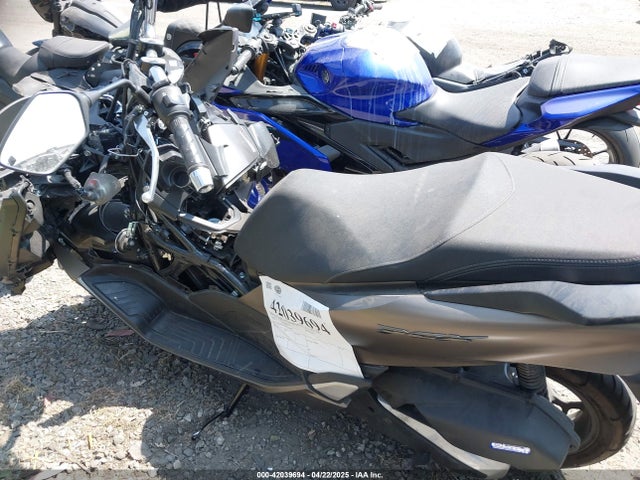 RLHKF4712PY100559 Honda WW150 A