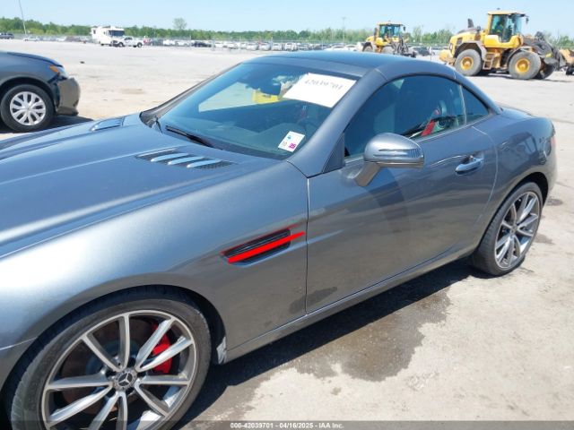 WDDPK3JAXJF148095 Mercedes-Benz Slc 300