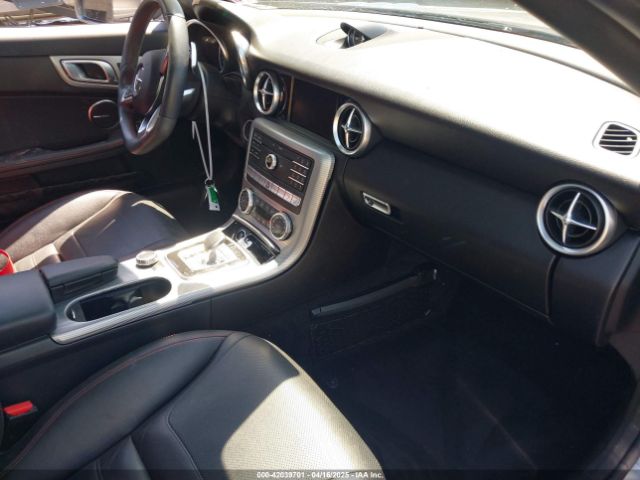WDDPK3JAXJF148095 Mercedes-Benz Slc 300