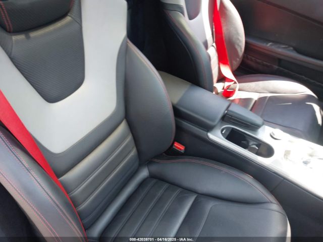 WDDPK3JAXJF148095 Mercedes-Benz Slc 300