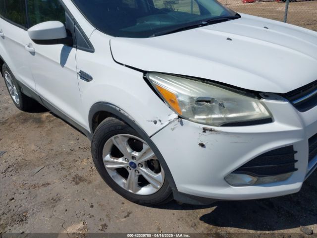 1FMCU0GX6FUC82629 Ford ESCAPE SE