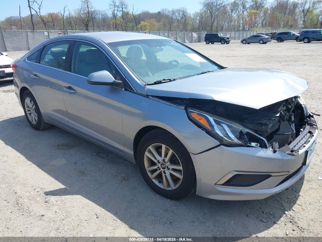 Hyundai SONATA SE 2016 5NPE24AF4GH277239 Image 1